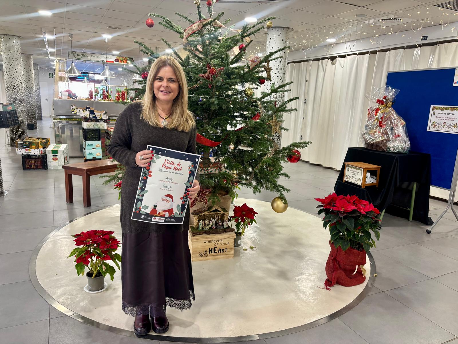 La magia de la Navidad llega al Mercado Municipal de Almassora con la visita de Papá Noel La magia de la Navidad llega al Mercado Municipal de Almassora con la visita de Papá Noel