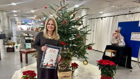 La magia de la Navidad llega al Mercado Municipal de Almassora con la visita de Papá Noel La magia de la Navidad llega al Mercado Municipal de Almassora con la visita de Papá Noel