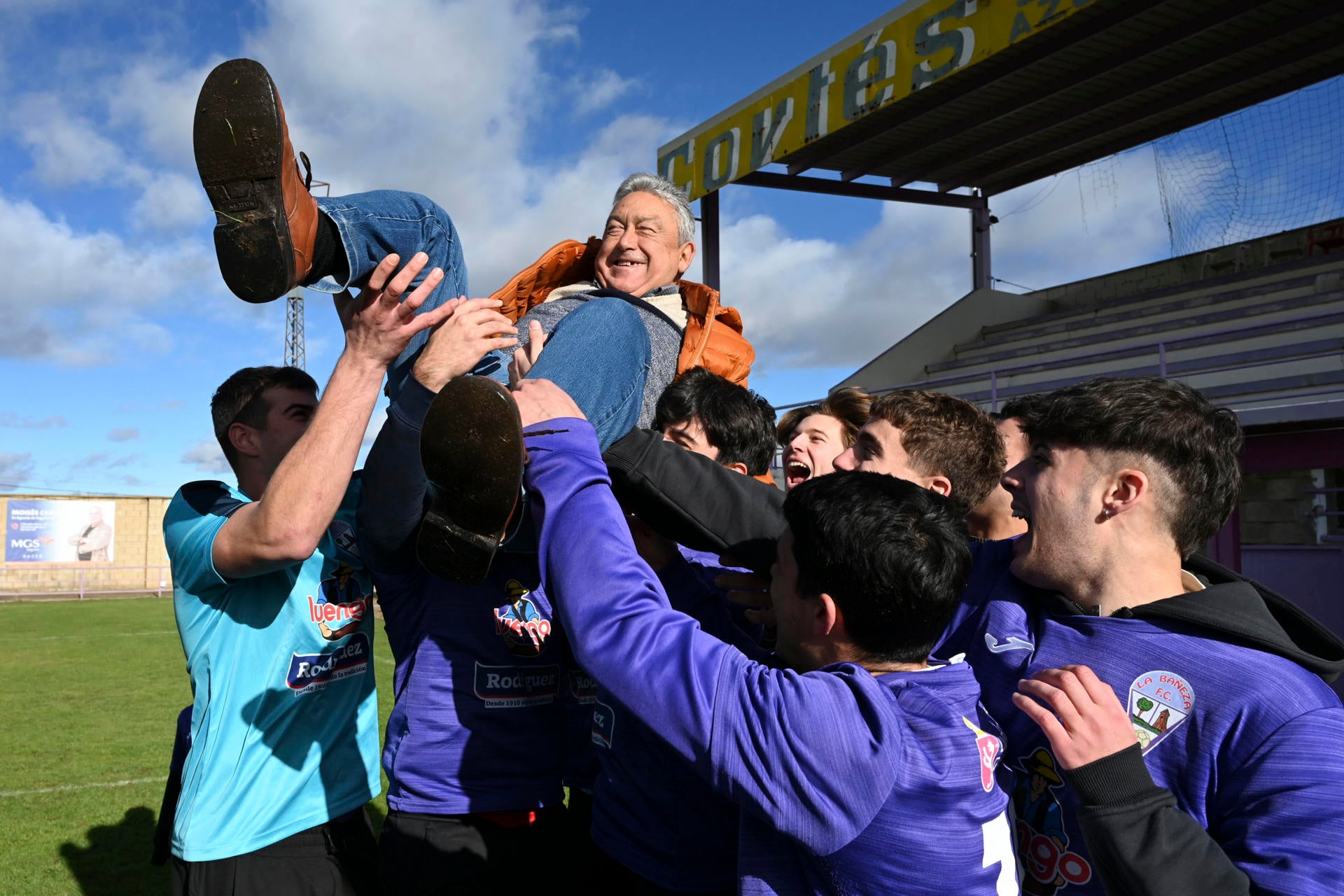 ¡El gordo rescata a un equipo de Primera Regional!: "Llevo todo el día de celebración" ¡El gordo rescata a un equipo de Primera Regional!: "Llevo todo el día de celebración"