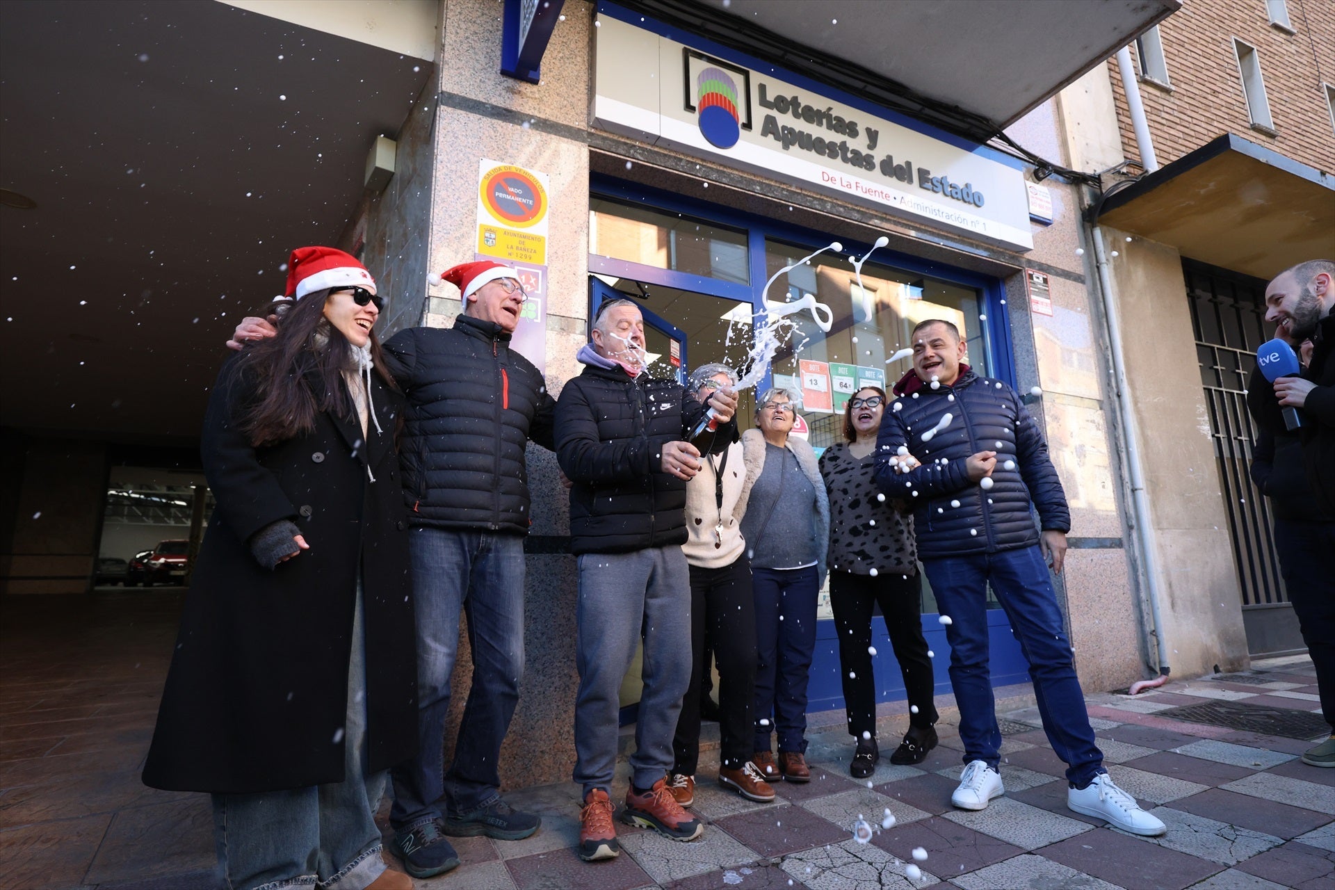 Empleados de la administración de La Bañeza que ha vendido El Gordo Empleados de la administración de La Bañeza que ha vendido El Gordo