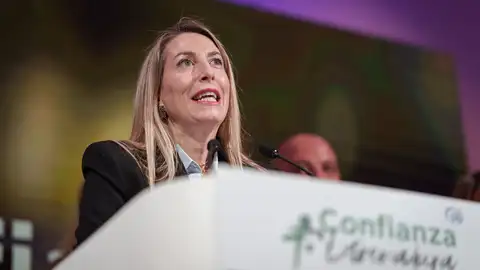 Guardiola apunta a un gobierno del PP en solitario y pide a Vox plantearse la abstención para su investidura Guardiola apunta a un gobierno del PP en solitario y pide a Vox plantearse la abstención para su investidura