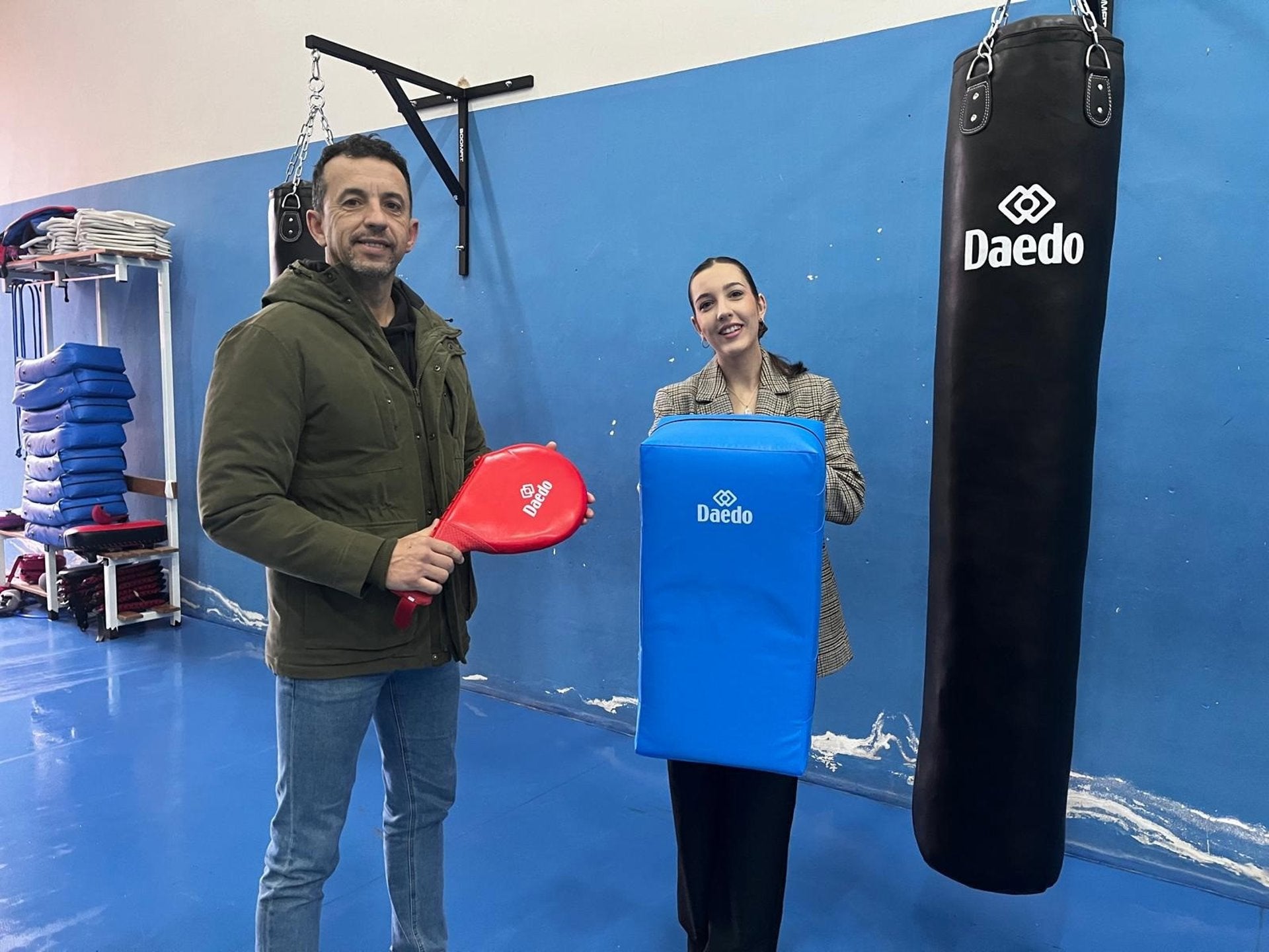 El pabellón municipal Maestro Kim de Cáceres estrena nuevo material deportivo para la práctica de artes marciales El pabellón municipal Maestro Kim de Cáceres estrena nuevo material deportivo para la práctica de artes marciales