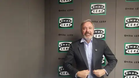 Azcón: “VOX no me puede pedir lo que no puedo hacer” El presidente, Jorge Azcón, en una entrevista en Onda Cero Aragón