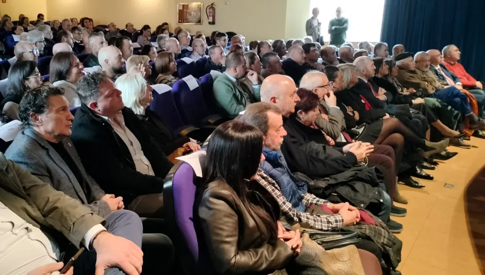 Entre otras autoridades el Presidente de la Junta General del Principado. Entre otras autoridades el Presidente de la Junta General del Principado.