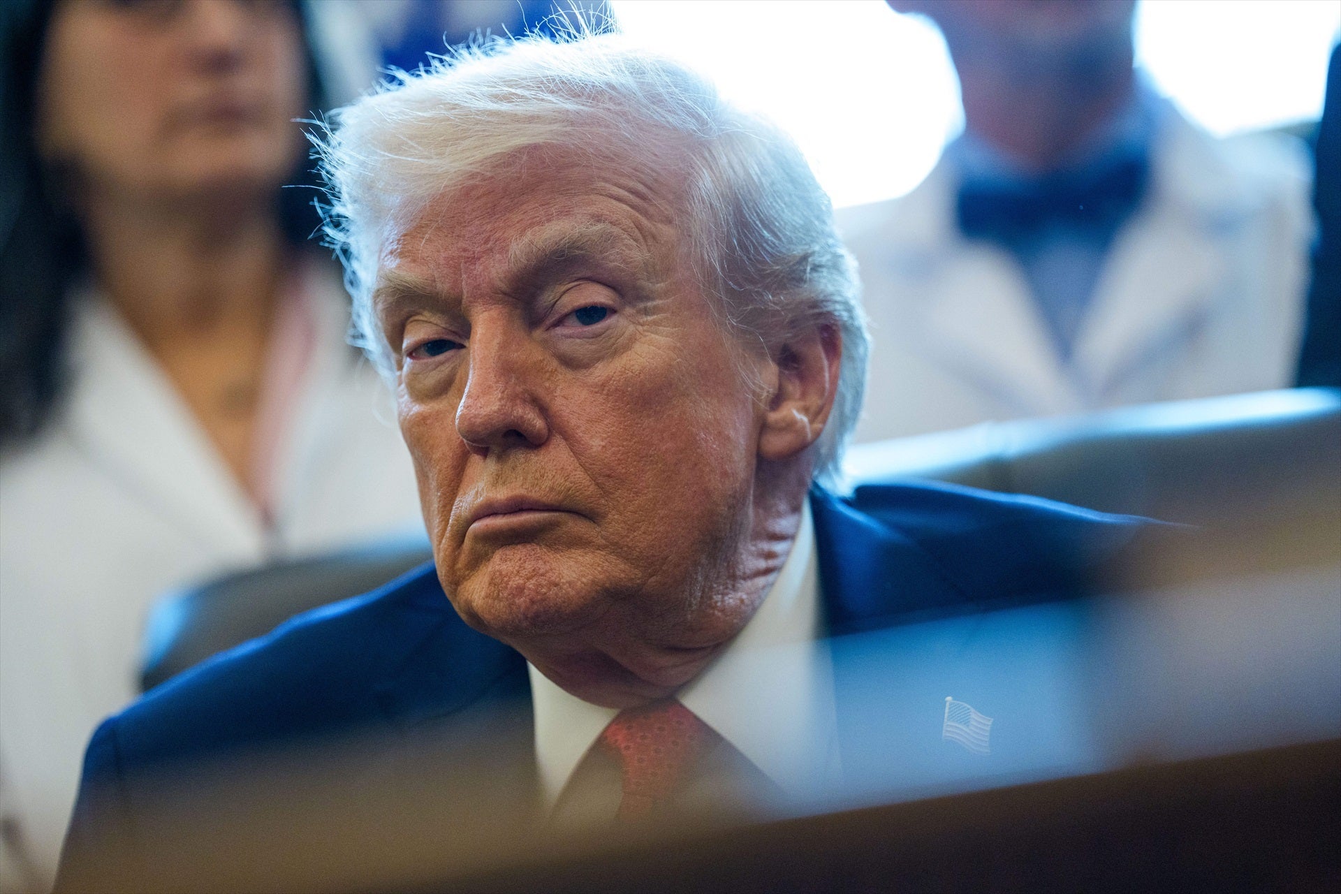 Buques con su nombre, amenazas a Venezuela o bonificaciones a extranjeros que se "autodeporten": los últimos anuncios de Trump Buques con su nombre, amenazas a Venezuela o bonificaciones a extranjeros que se "autodeporten": los últimos anuncios de Trump