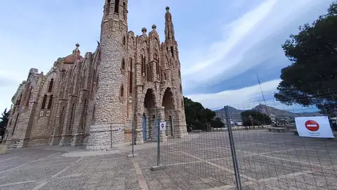 Santuario de Santa María Magdalena de Novelda cerrado. Santuario de Santa María Magdalena de Novelda cerrado.