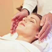 Imagen de archivo de un masaje. Imagen de archivo de un masaje.