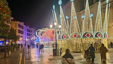 Plaza del Congreso Eucarístico de Elche en la Navidad de 2025. Plaza del Congreso Eucarístico de Elche en la Navidad de 2025.