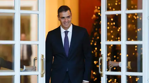 Pedro Sánchez a la entrada del Palacio de la Moncloa Pedro Sánchez a la entrada del Palacio de la Moncloa