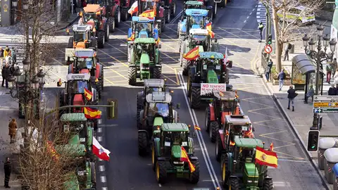 Imagen de archivo de una tractorada en 2022 en Santander en Cantabria Imagen de archivo de una tractorada en 2022 en Santander en Cantabria