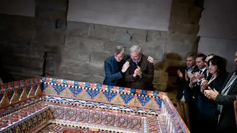 "Dentro de muy poco las pinturas murales estarán donde les corresponde" "Dentro de muy poco las pinturas murales estarán donde les corresponde"