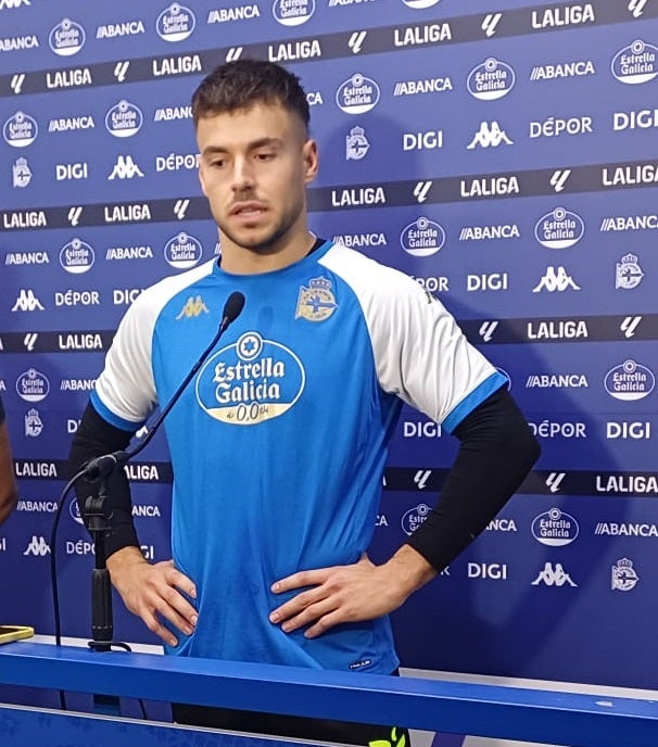 Álvaro Fernández debutó en el partido del Deportivo contra el Cádiz Álvaro Fernández debutó en el partido del Deportivo contra el Cádiz