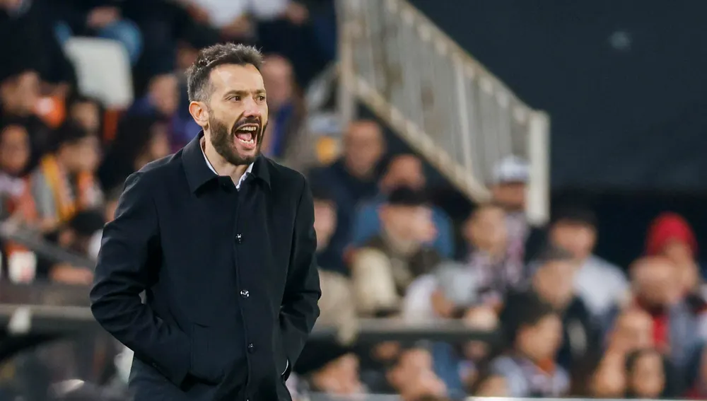 Corberán: “Sufro viendo al Valencia donde está, siento rabia” Corberán: “Sufro viendo al Valencia donde está, siento rabia”