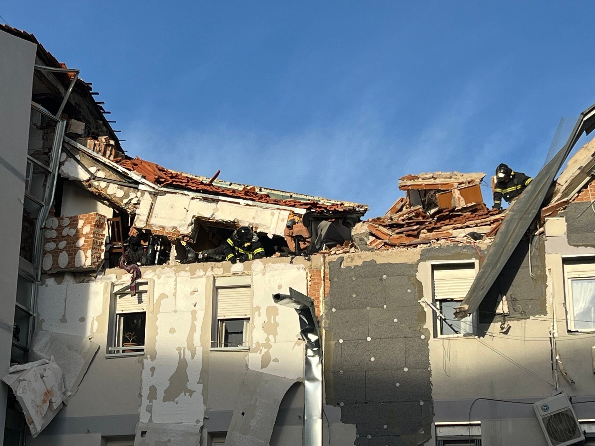 Un muerto y nueve heridos en una explosión de gas en un edificio en Madrid Un muerto y nueve heridos en una explosión de gas en un edificio en Madrid