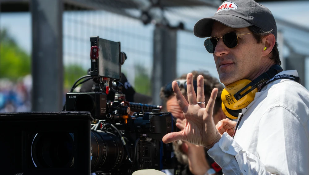 El director y productor Joseph Kosinski en el set de la película El director y productor Joseph Kosinski en el set de la película