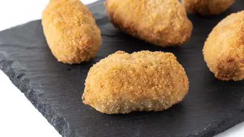 Karlos Arguiñano desvela el truco de "todas las abuelas" para lograr la auténtica masa de croquetas Karlos Arguiñano desvela el truco de "todas las abuelas" para lograr la auténtica masa de croquetas
