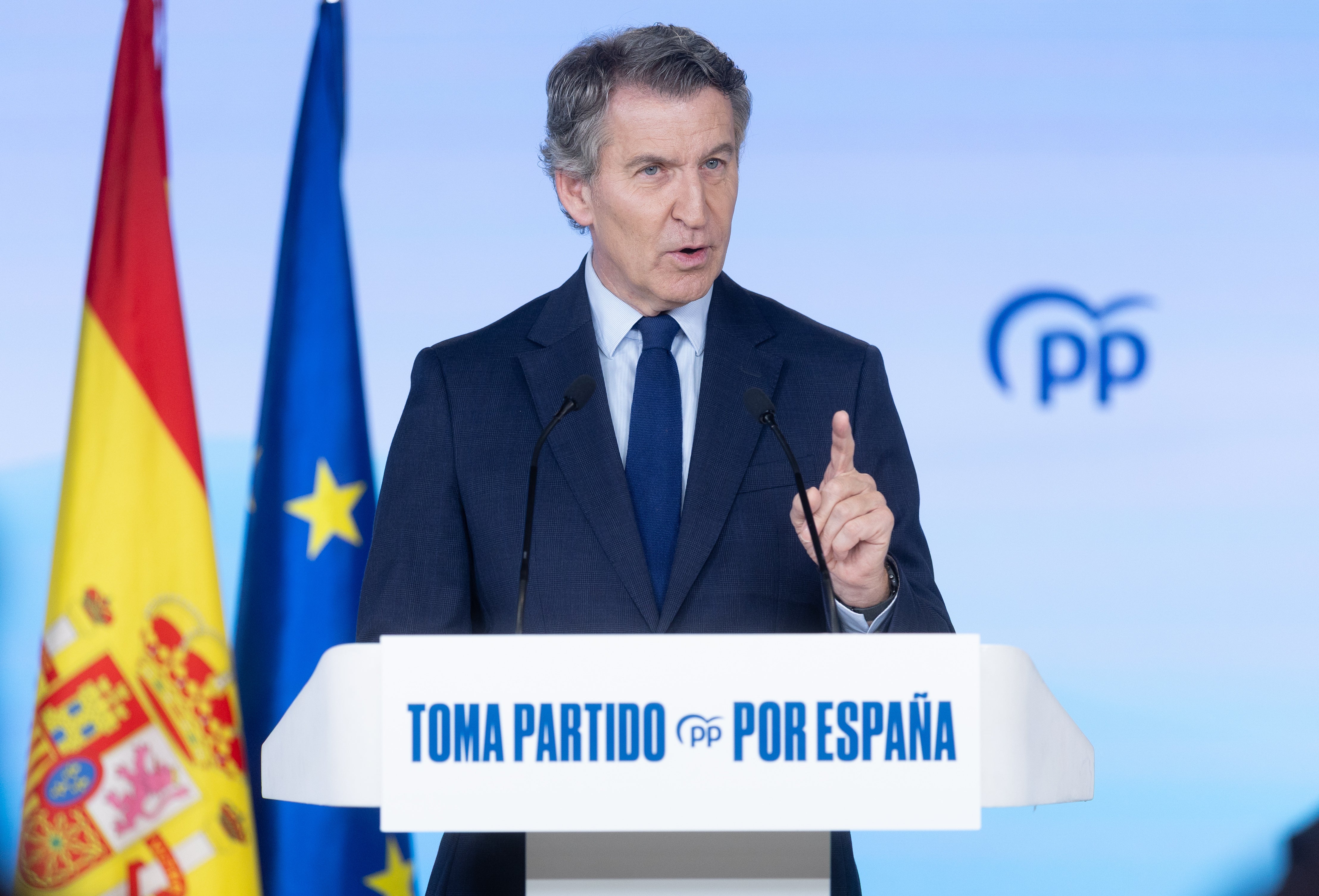 Feijóo cita a los barones del PP el 18 de enero a una cumbre sobre financiación autonómica Feijóo cita a los barones del PP el 18 de enero a una cumbre sobre financiación autonómica