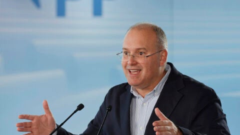 El secretario general del PP, Miguel Tellado, durante su intervención este sábado en la reunión interparlamentaria del Partido Popular en A Coruña El secretario general del PP, Miguel Tellado, durante su intervención este sábado en la reunión interparlamentaria del Partido Popular en A Coruña
