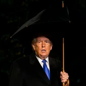 El presidente de EE.UU., Donald Trump, habla con la prensa antes de partir de la Casa Blanca en Washington, DC, EE.UU. El presidente de EE.UU., Donald Trump, habla con la prensa antes de partir de la Casa Blanca en Washington, DC, EE.UU.