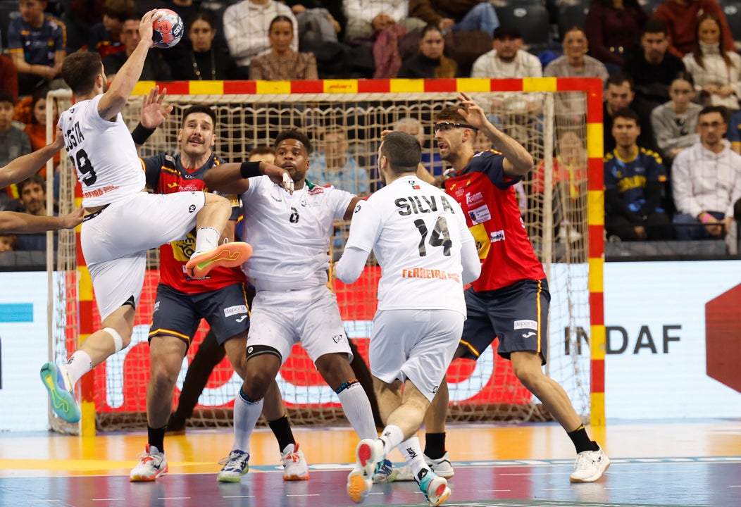 España cae ante Portugal en su preparación del Europeo España cae ante Portugal en su preparación del Europeo