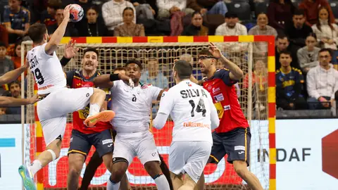 España cae ante Portugal en su preparación del Europeo España cae ante Portugal en su preparación del Europeo