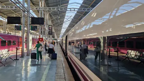Renfe activa servicios especiales en el Corredor Sur para atender a los viajeros afectados por las cancelaciones de Ouigo Renfe activa servicios especiales en el Corredor Sur para atender a los viajeros afectados por las cancelaciones de Ouigo