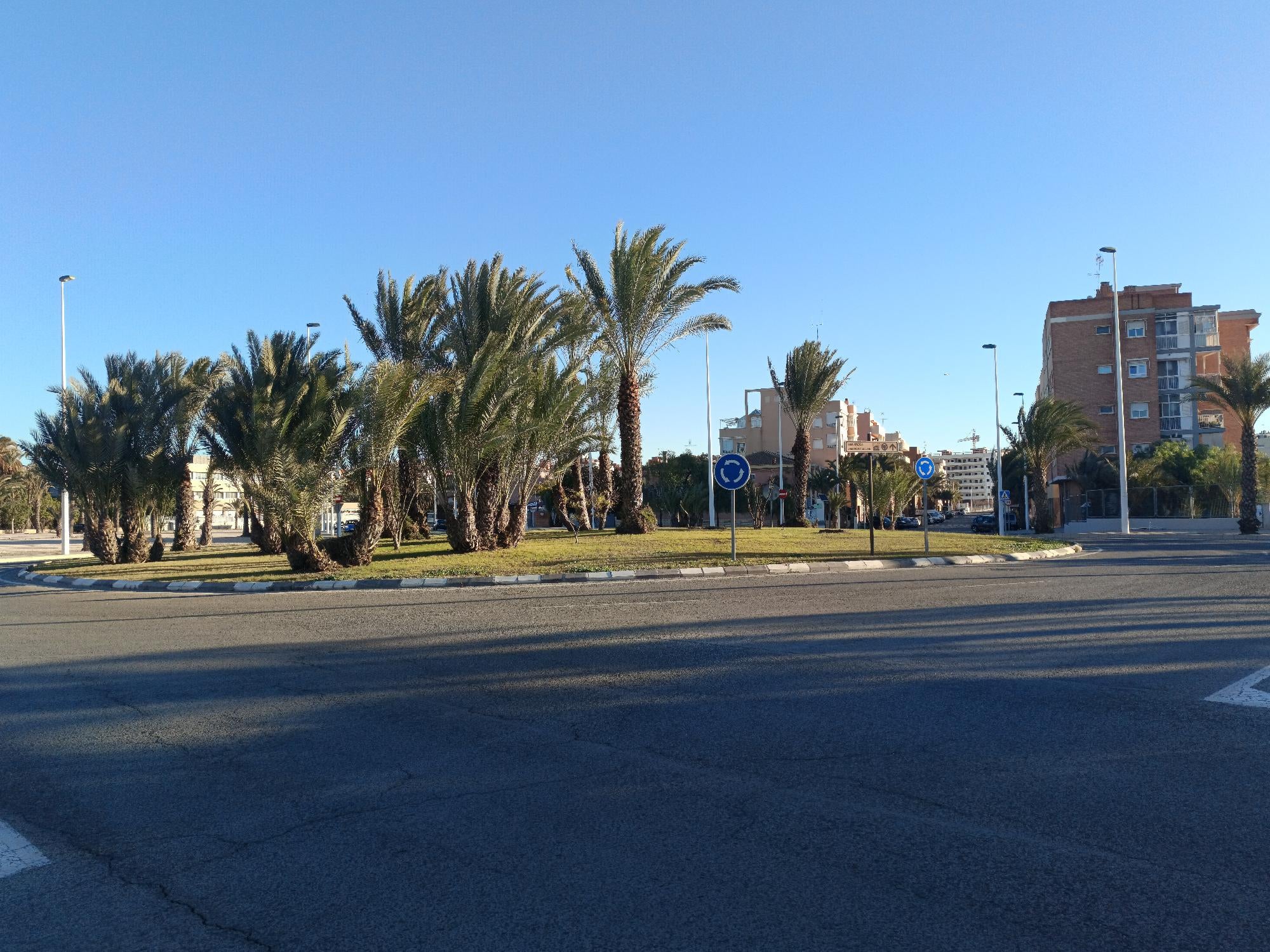 La semana comienza con sol en la comarca del Baix Vinalopó y previsión de llegada de nubosidad a partir del miércoles La semana comienza con sol en la comarca del Baix Vinalopó y previsión de llegada de nubosidad a partir del miércoles
