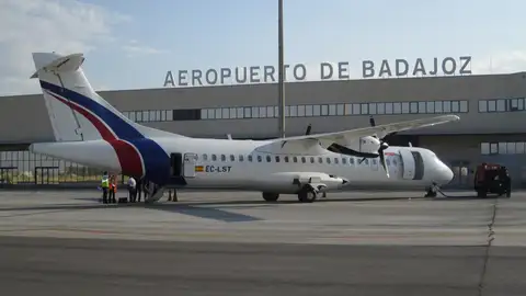 El Aeropuerto de Badajoz alcanza en 2025 el "récord histórico" de 107.000 usuarios, un 17% más que el año anterior El Aeropuerto de Badajoz alcanza en 2025 el "récord histórico" de 107.000 usuarios, un 17% más que el año anterior