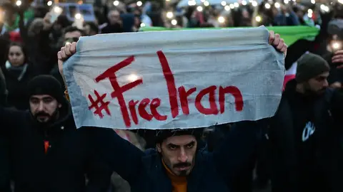 Crece el temor a una posible intervención de Estados Unidos en Irán tras las palabras de Trump: "La ayuda está en camino" Crece el temor a una posible intervención de Estados Unidos en Irán tras las palabras de Trump: "La ayuda está en camino"