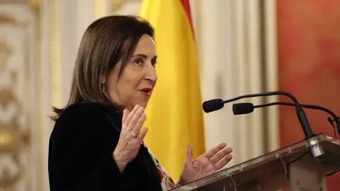 El Gobierno medita mandar tropas a Groenlandia entre la cautela de sus socios y la oposición El Gobierno medita mandar tropas a Groenlandia entre la cautela de sus socios y la oposición