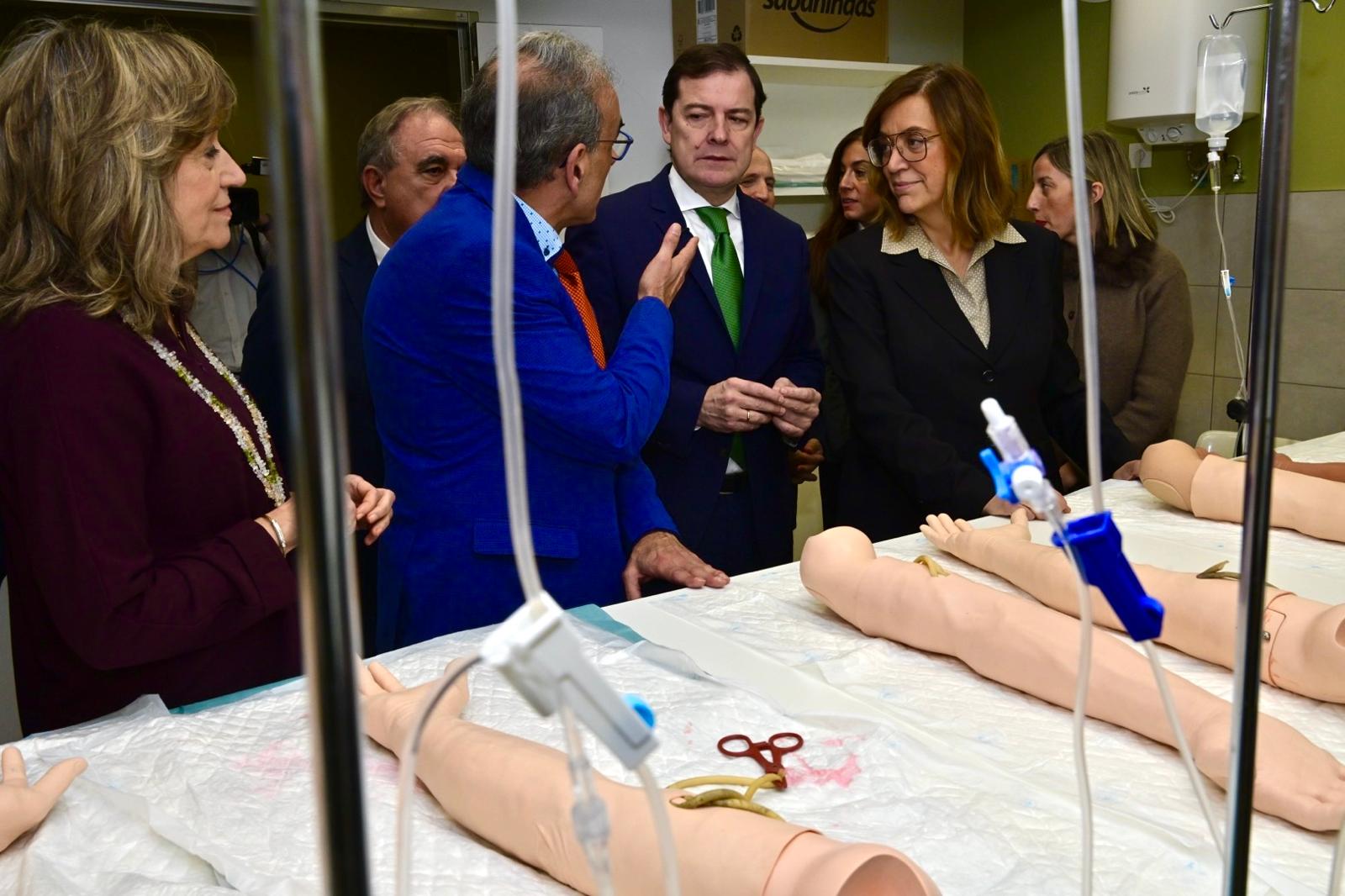 Mañueco respalda la apuesta de la Diputación de Palencia por la modernización y excelencia docente de la Escuela de Enfermería Mañueco respalda la apuesta de la Diputación de Palencia por la modernización y excelencia docente de la Escuela de Enfermería