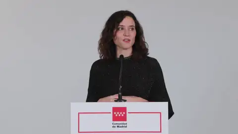 Ayuso pone en duda poder mantener los servicios públicos y denuncia que quieren "ahogar a Madrid": "El sueño húmedo de los independentistas" Ayuso pone en duda poder mantener los servicios públicos y denuncia que quieren "ahogar a Madrid": "El sueño húmedo de los independentistas"