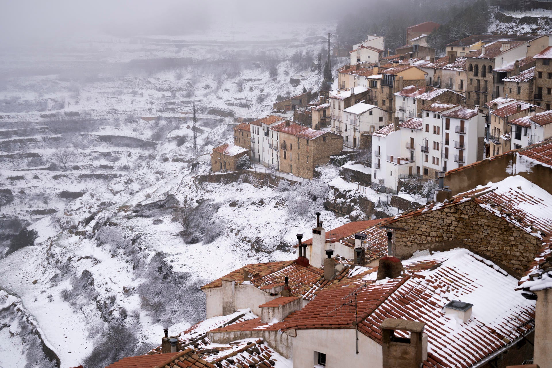 El fin de semana trae lluvias, nieve en el norte de Castellón y máximas en descenso El fin de semana trae lluvias, nieve en el norte de Castellón y máximas en descenso