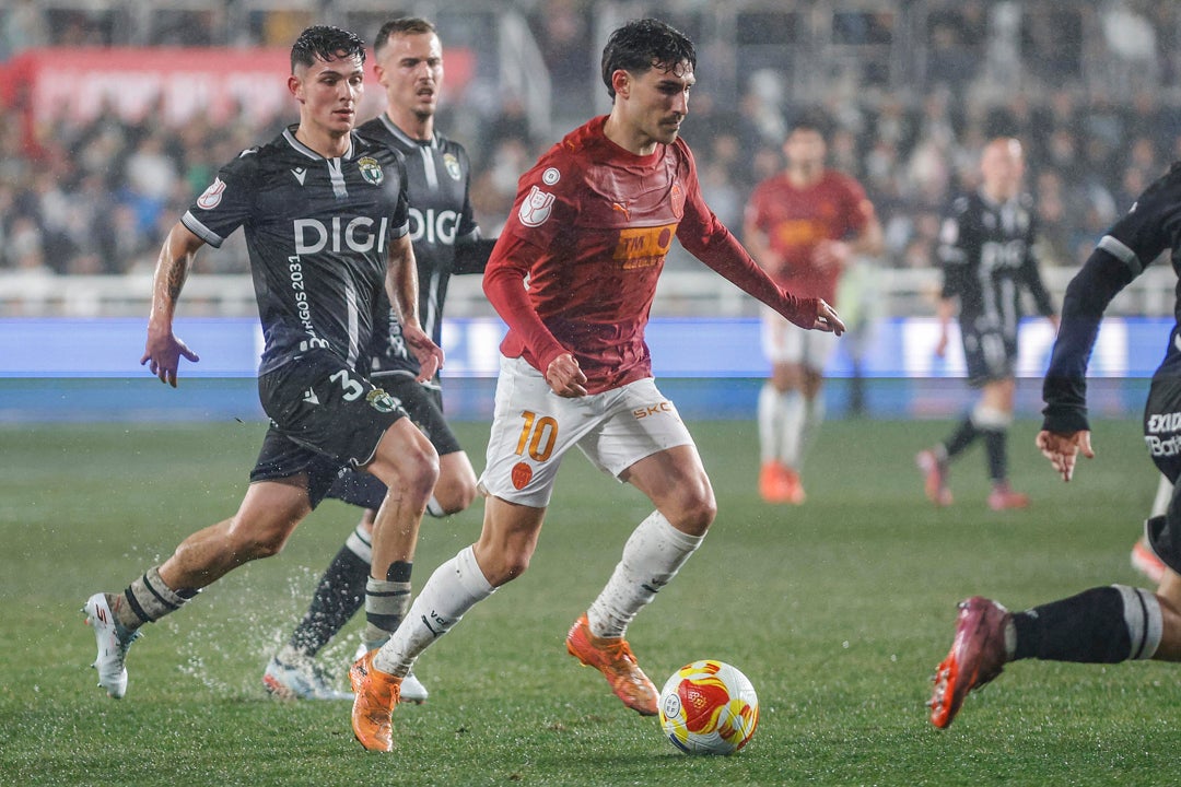 El Valencia cumple con el guión en Burgos y ya está en cuartos de final El Valencia cumple con el guión en Burgos y ya está en cuartos de final