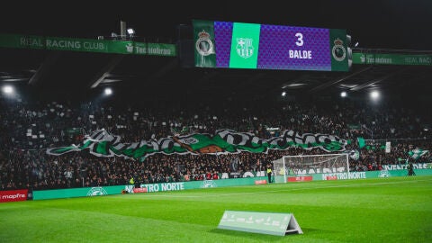 Tifo de La Gradona en el Racing - Barcelona