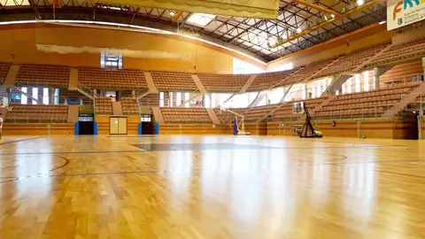 El pabellón de La Granadilla de Badajoz renovará sus 5.046 asientos y sus canastas El pabellón de La Granadilla de Badajoz renovará sus 5.046 asientos y sus canastas