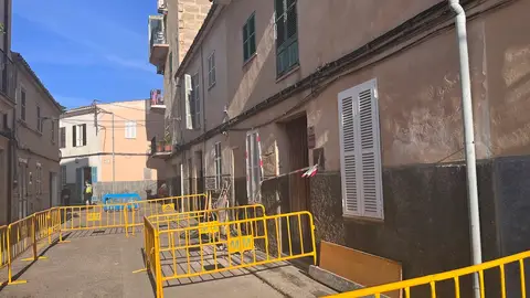 La casa de Manacor que se derrumbó causando la muerte de un joven no había pasado la inspección técnica. La casa de Manacor que se derrumbó causando la muerte de un joven no había pasado la inspección técnica.