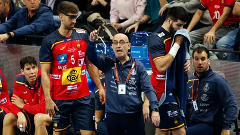 España arranca el Europeo con una convincente victoria ante Serbia España arranca el Europeo con una convincente victoria ante Serbia