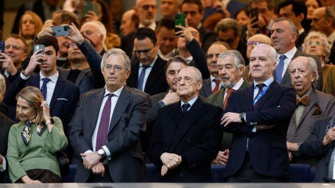 El presidente del Real Madrid, Florentino Pérez, durante el partido ante el Levante en el Bernabéu El presidente del Real Madrid, Florentino Pérez, durante el partido ante el Levante en el Bernabéu