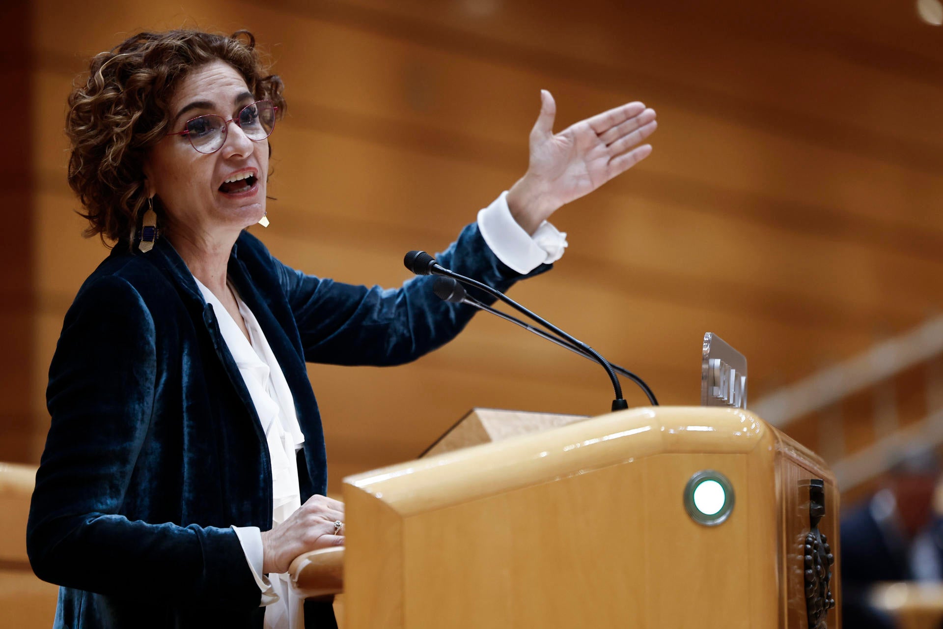 Montero insiste en su defensa al modelo de financiación y ataca al PP porque "solo hablan, no ponen ninguna propuesta" Montero insiste en su defensa al modelo de financiación y ataca al PP porque "solo hablan, no ponen ninguna propuesta"