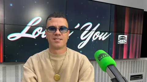 Vinnie Dollar: “Primero lo sufro, luego lo escribo… y luego lo supero” Vinnie Dollar: “Primero lo sufro, luego lo escribo… y luego lo supero”