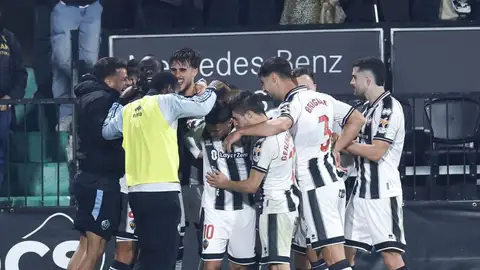 Los jugadores del Castellón celebran la victoria obtenida ante el Leganés Los jugadores del Castellón celebran la victoria obtenida ante el Leganés