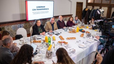 Rodr&iacute;guez Osuna con los Medios