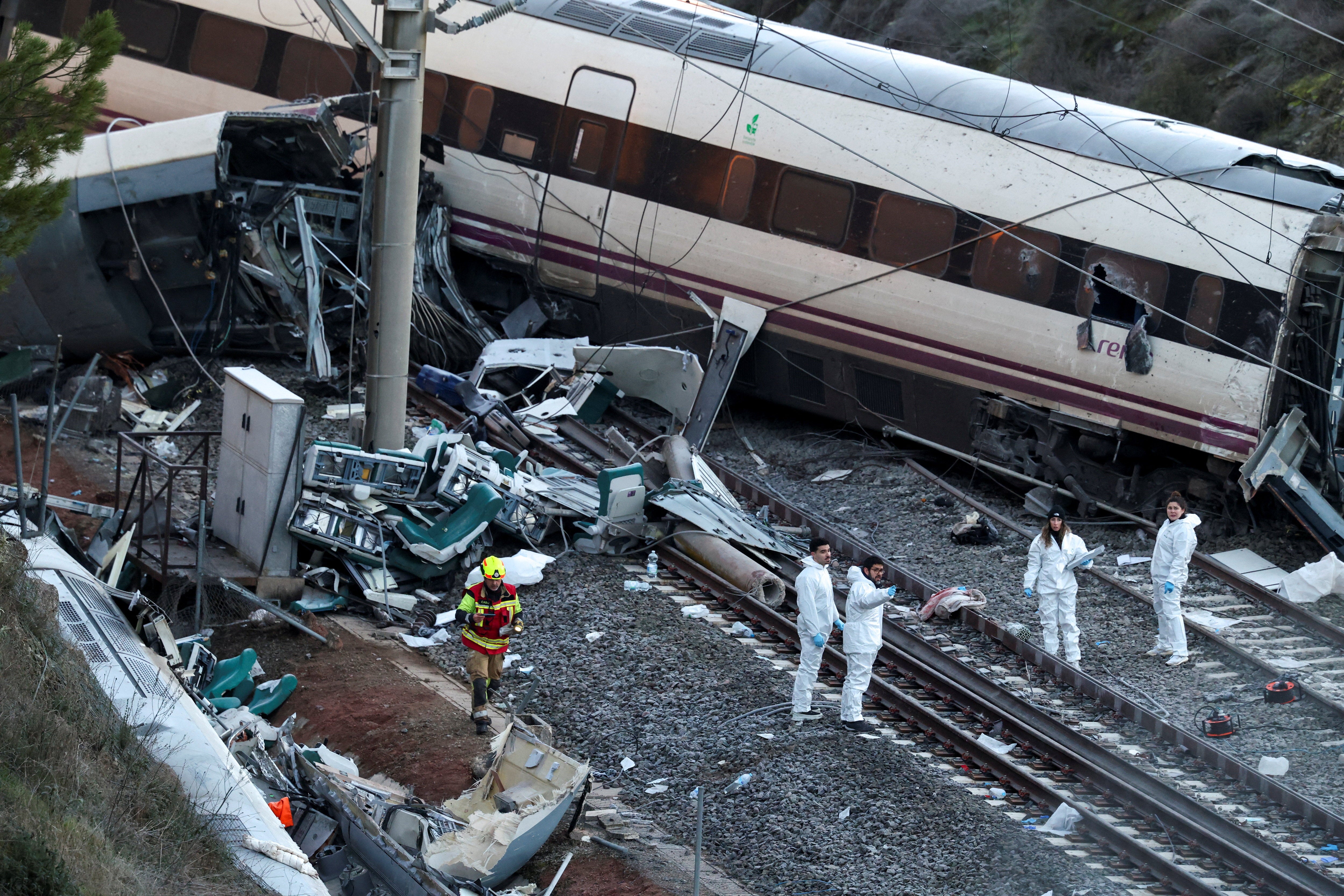 Las imágenes y vídeos del accidente de los trenes en Adamuz Las imágenes y vídeos del accidente de los trenes en Adamuz
