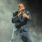 Eladio Carrión conquista el Roig Arena con una noche de trap puro y una puesta en escena arrolladora Eladio Carrión conquista el Roig Arena con una noche de trap puro y una puesta en escena arrolladora