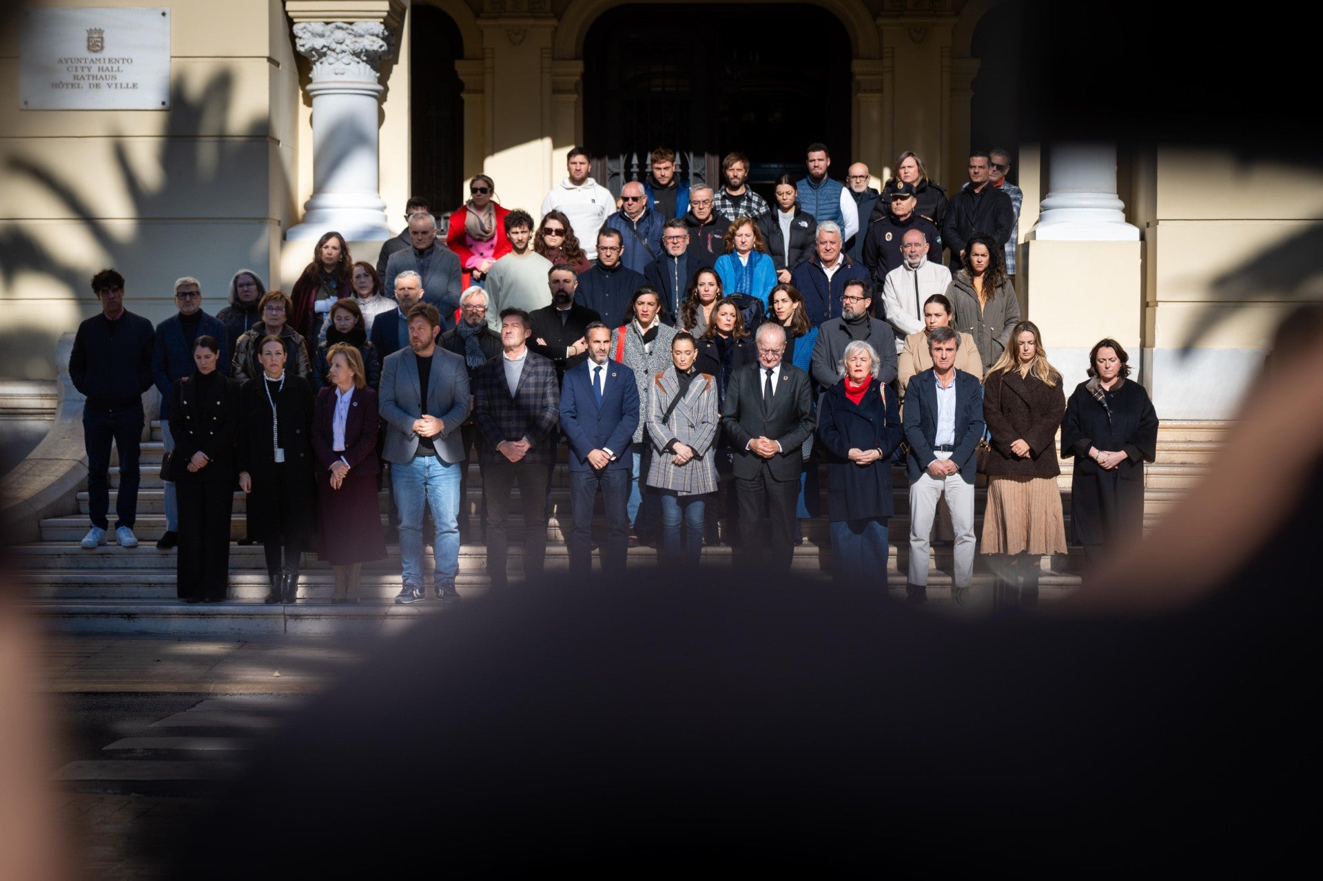 Minuto de silencio a las puertas del Ayuntamiento de Málaga Minuto de silencio a las puertas del Ayuntamiento de Málaga