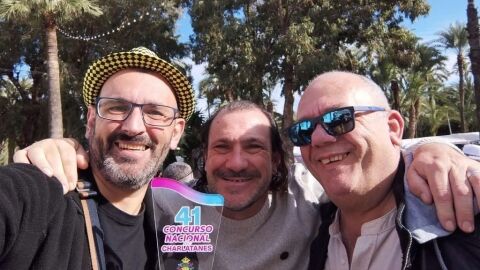 'El Pajiso' revalida su título de campeón en el 41º Concurso Nacional de Charlatanes en las populares fiestas del barrio oriolano de San Antón 'El Pajiso' revalida su título de campeón en el 41º Concurso Nacional de Charlatanes en las populares fiestas del barrio oriolano de San Antón