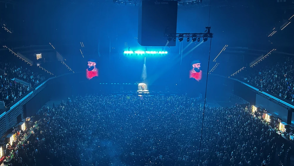 Cerca de 10.000 personas en el Roig Arena en el concierto de Eladio Carrión Cerca de 10.000 personas en el Roig Arena en el concierto de Eladio Carrión