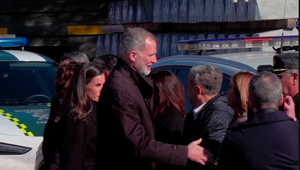 Los reyes en la zona del accidente de Adamuz/ ondacero.es Los reyes en la zona del accidente de Adamuz/ ondacero.es