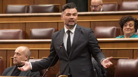 La airada crítica de Rufián por comparar la gestión del accidente de Córdoba con la DANA: "Anormales profundos" | Onda Cero Radio